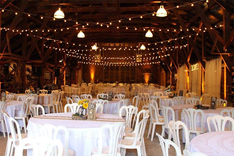 VIP Dining in the Exhibit Hall at Strathearn Historical Park.